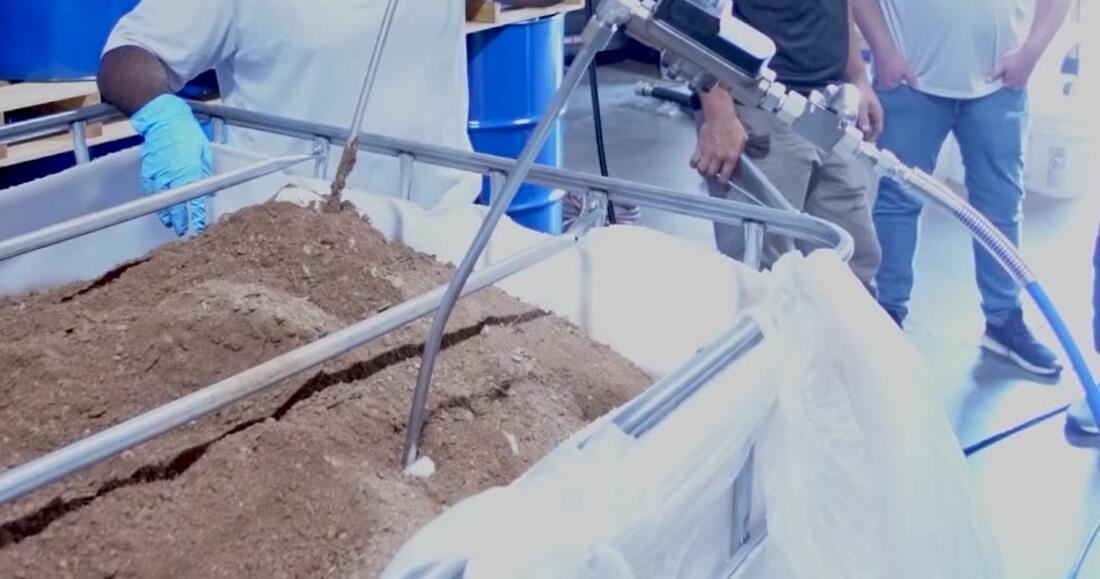 Injection rod with flow meter in soil test bed